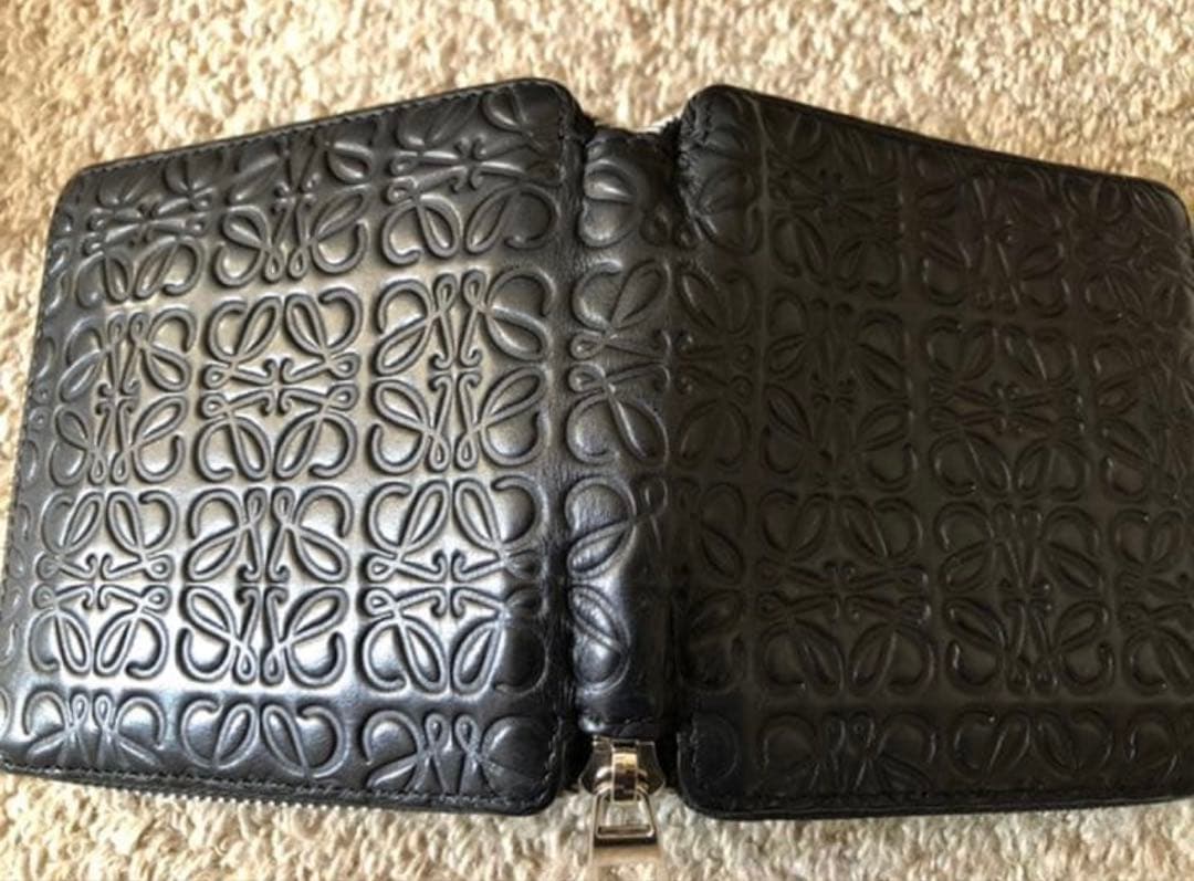 ロエベ　アナグラム　スクエアジップ　ウォレット　ラウンド　２つ折り財布