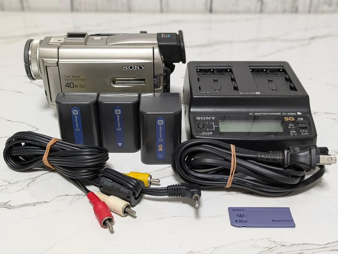 ③ SONY　DCR-TRV10　MiniDV対応