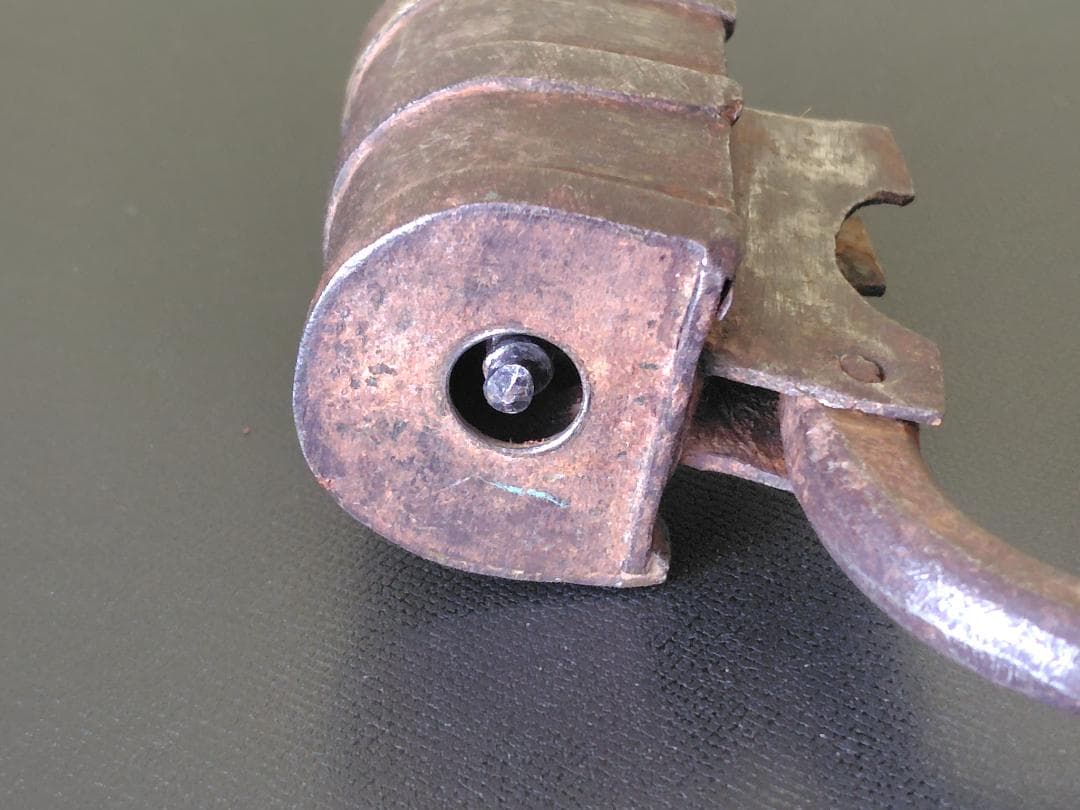 時代物 ねじ式 錠前 鍵付き / 古錠 回し鍵 南京錠 からくり錠風 蔵 骨董