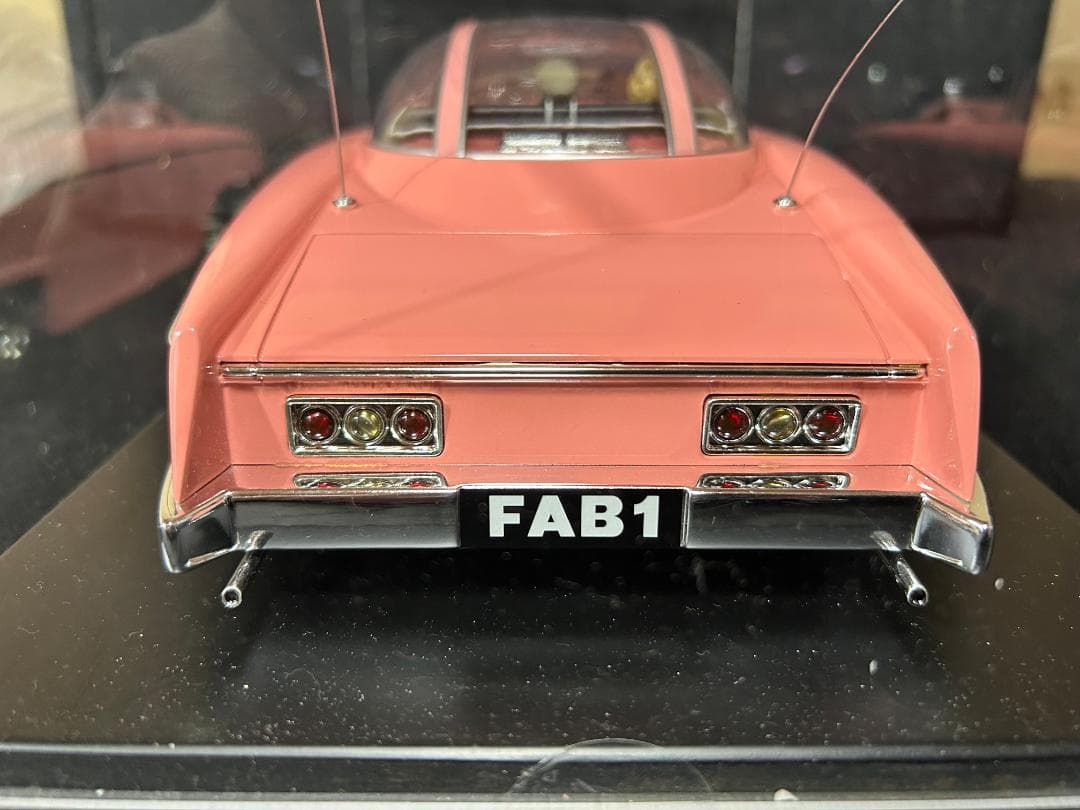 AMIE 1/18 Lady Penelope's FAB1 ケース付き