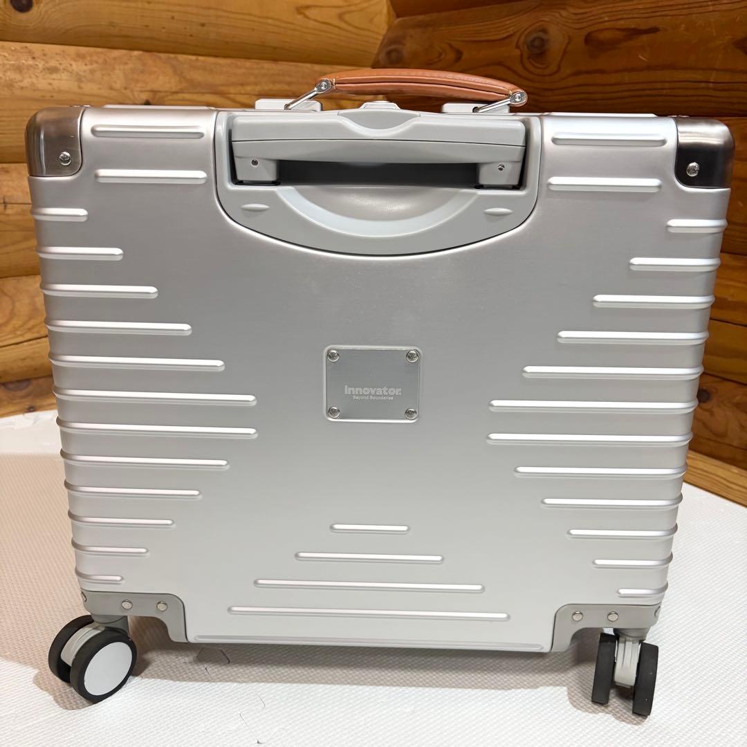 【美品】innovator アルミスーツケース スターリングシルバー 42L