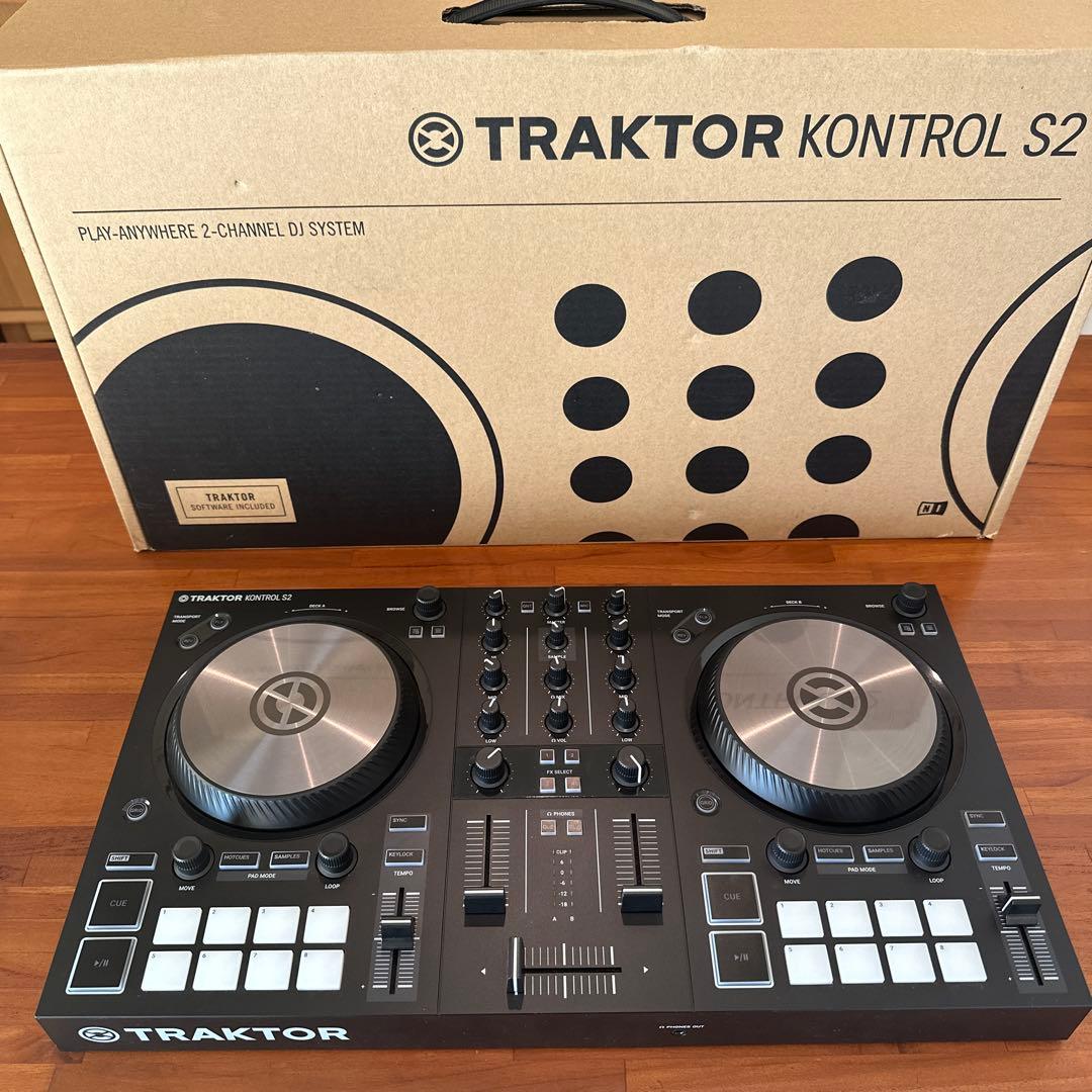 【期間限定大特価】TRAKTOR KONTROL S2 MK3 【早い者勝ち】