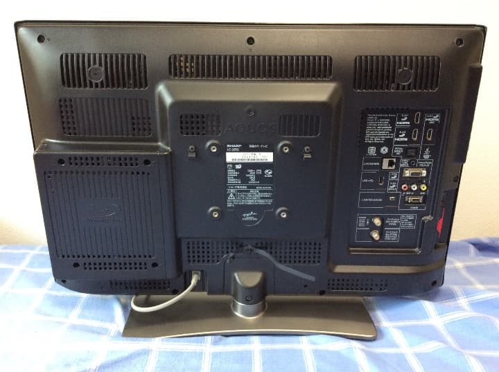 シャープ　ブルーレイ内蔵　26型　テレビ　リモコン付き 送料無料