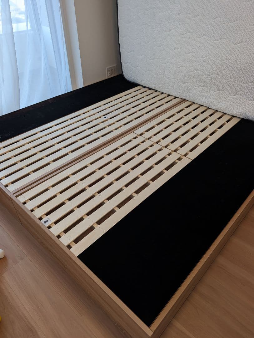 【送料込】ベッドフレーム　1台　シングル　ヘッドレス　ニトリ