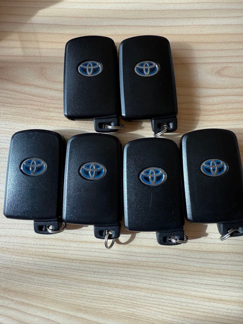 トヨタ純正 ヴォクシー スマートキー (4つボタン) 6個 送料込み