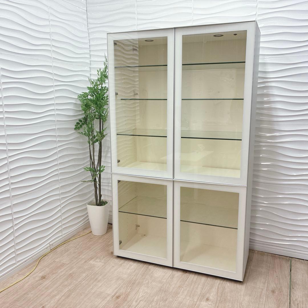 ◇大阪府 神戸市 配達料無料！arflex◇キャビネット◇ 照明付き◇ガラス扉◇