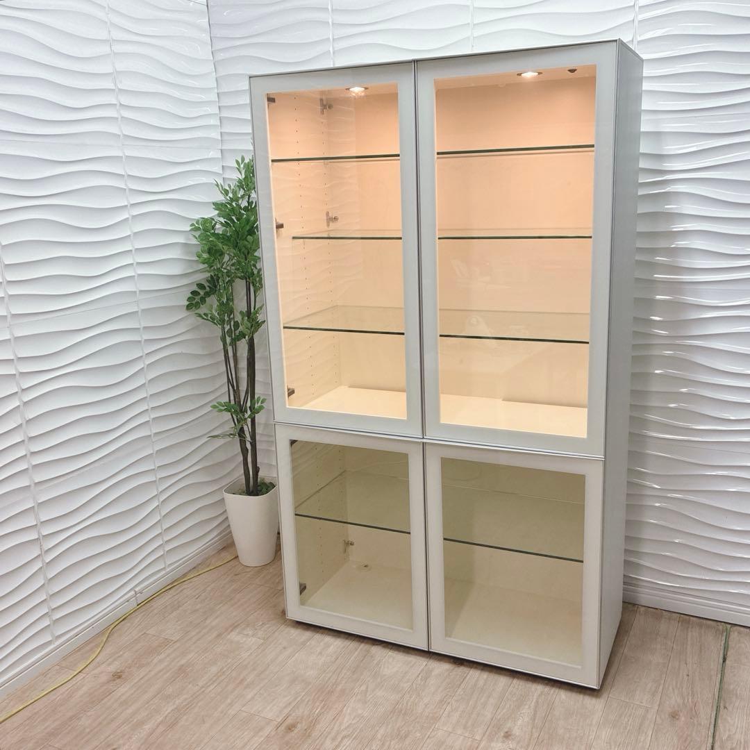 ◇大阪府 神戸市 配達料無料！arflex◇キャビネット◇ 照明付き◇ガラス扉◇