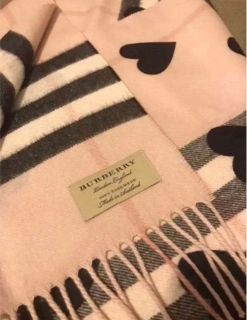 BURBERRY　バーバリー　マフラーカシミア 新品　ハートブラック　即購入OK