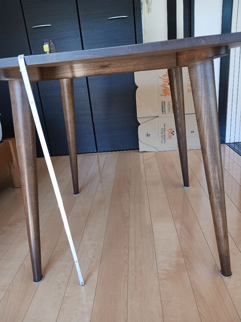 木製楕円形ダイニングテーブル