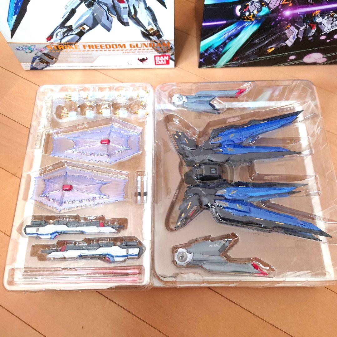 メタルビルド ストライクフリーダム & 光の翼 スリーブ付き