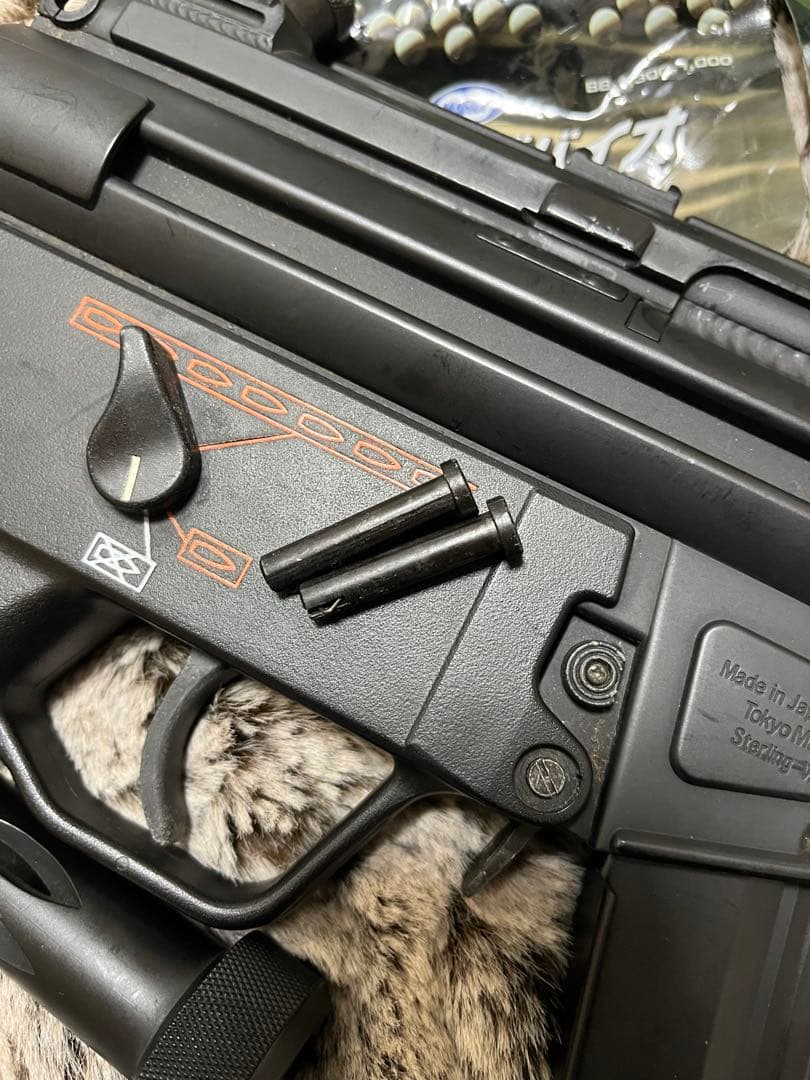 ジャンク品 東京マルイ MP5K A4 PDW電動ガン バッテリー2個付き