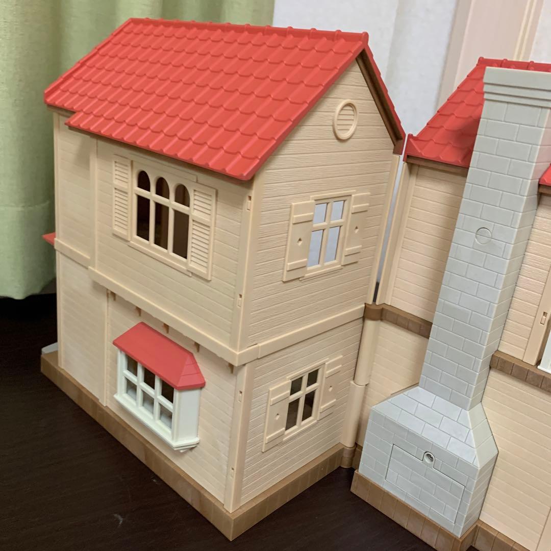 廃盤　シルバニアファミリー　あかりの灯る家　お家➕人形➕小物色々をまとめて！