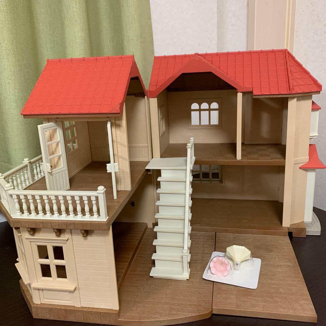 廃盤　シルバニアファミリー　あかりの灯る家　お家➕人形➕小物色々をまとめて！