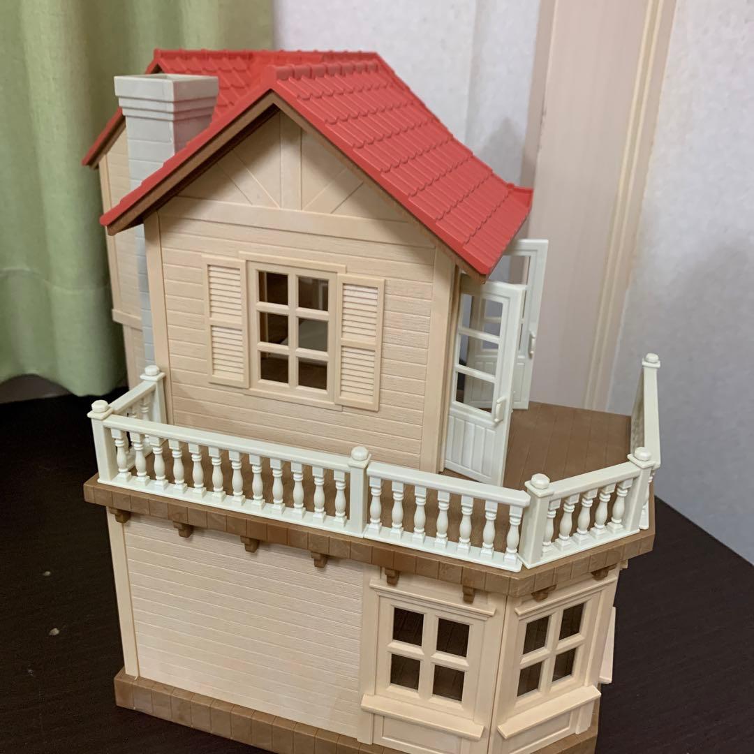 廃盤　シルバニアファミリー　あかりの灯る家　お家➕人形➕小物色々をまとめて！