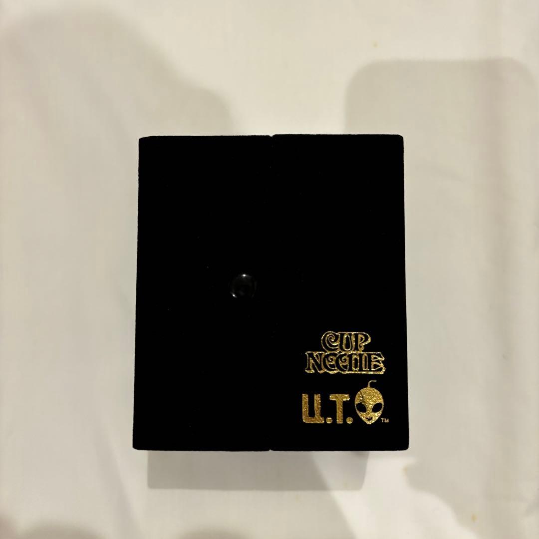 【値下げ】カップヌードル UFO 宇宙人 すごいぞU.T 純金ちっちゃフィギュア