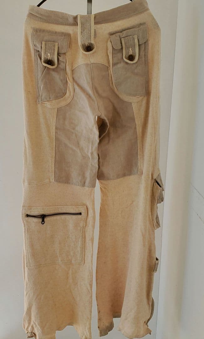 ベージュ カーゴパンツ 調整可能ウエスト