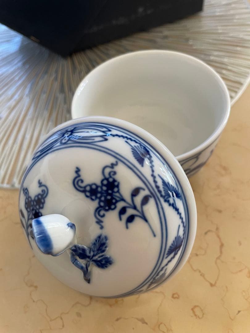 マイセンブルーオニオンシューガーポット