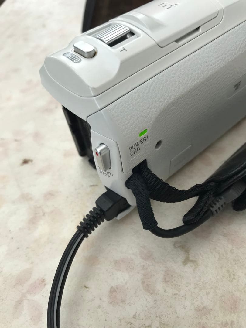 ソニーハンディカムHDR-CX535ホワイト付属品勢揃い