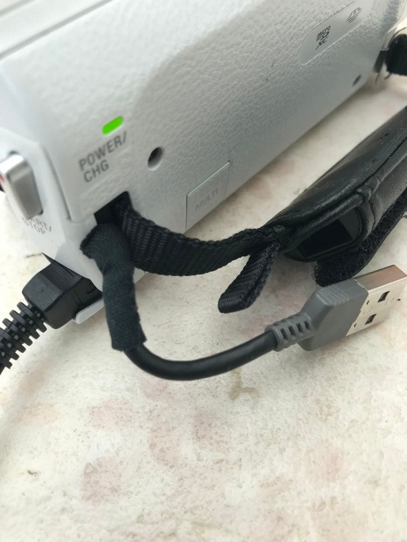 ソニーハンディカムHDR-CX535ホワイト付属品勢揃い