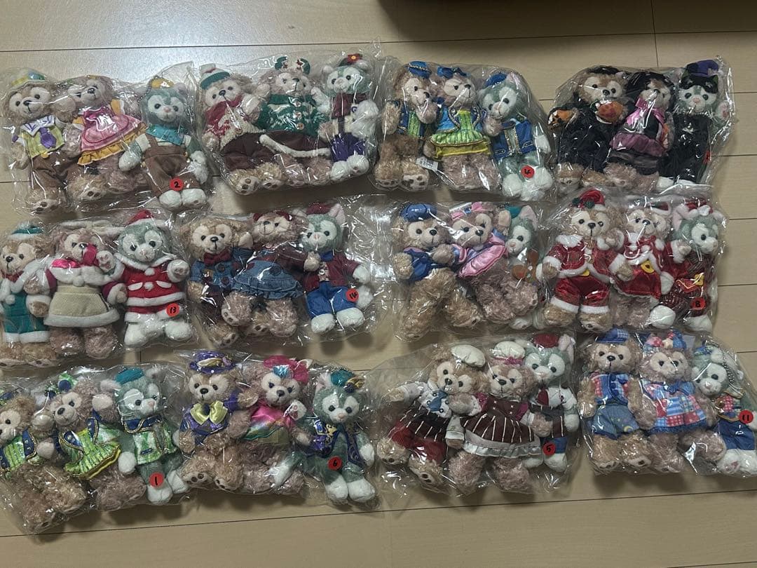 ディズニーシー　ぬいぐるみバッジ　90体　Sサイズぬいぐるみ4体