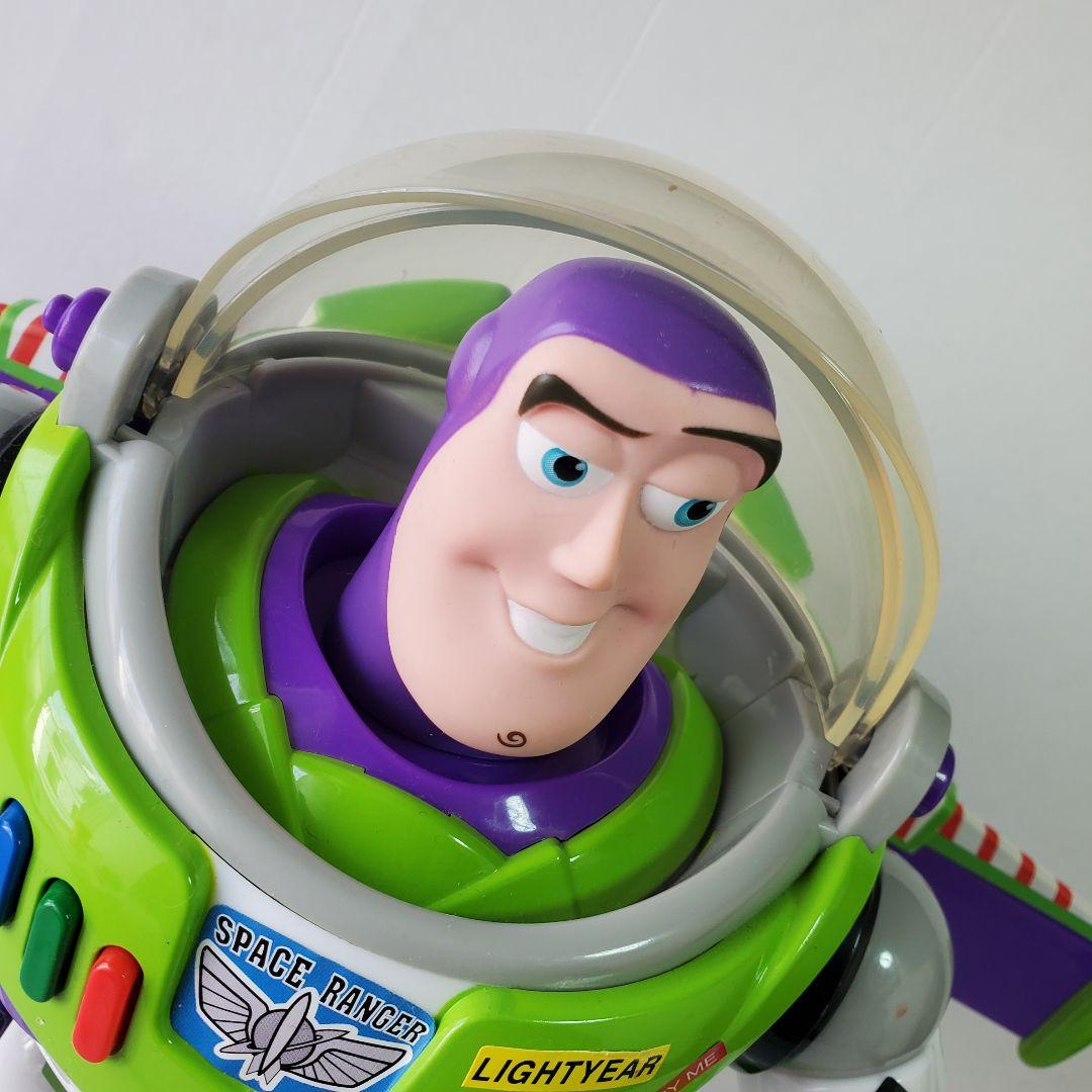 トイ・ストーリー リアルサイズトーキングフィギュア　バズ・ライトイヤー 人形