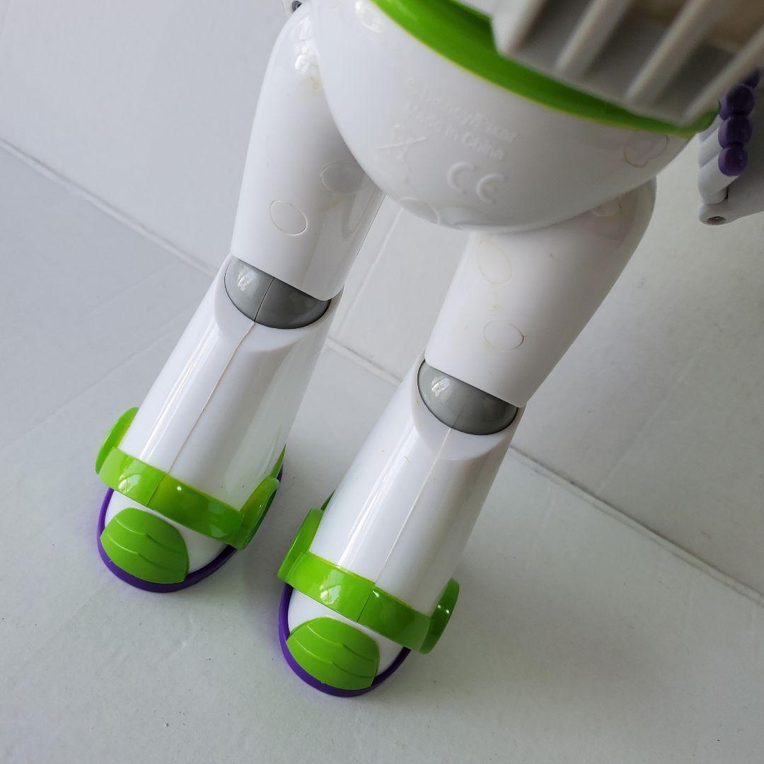 トイ・ストーリー リアルサイズトーキングフィギュア　バズ・ライトイヤー 人形