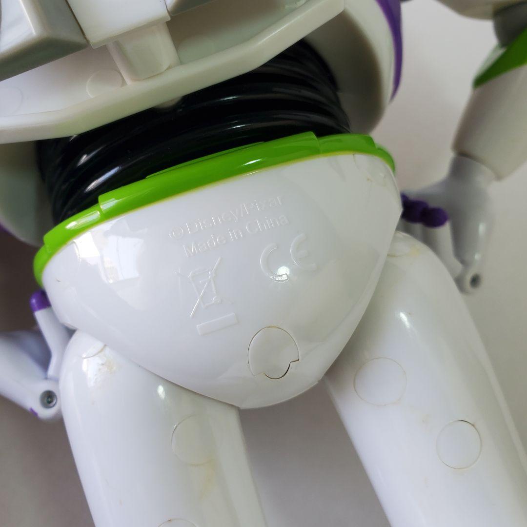 トイ・ストーリー リアルサイズトーキングフィギュア　バズ・ライトイヤー 人形