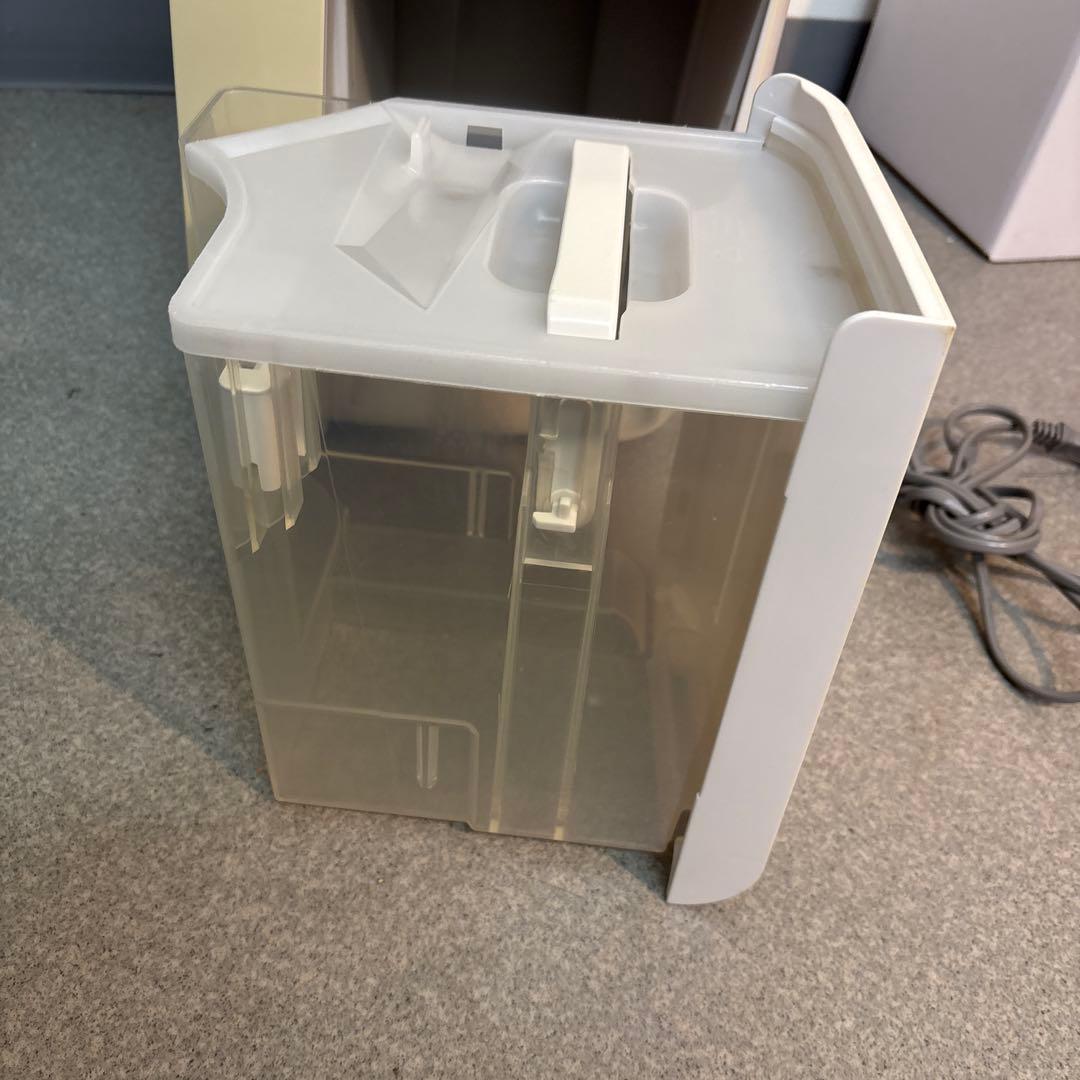 SHARP　シャープ 衣類乾燥除湿機 ‎CV-L120-W 2020年制