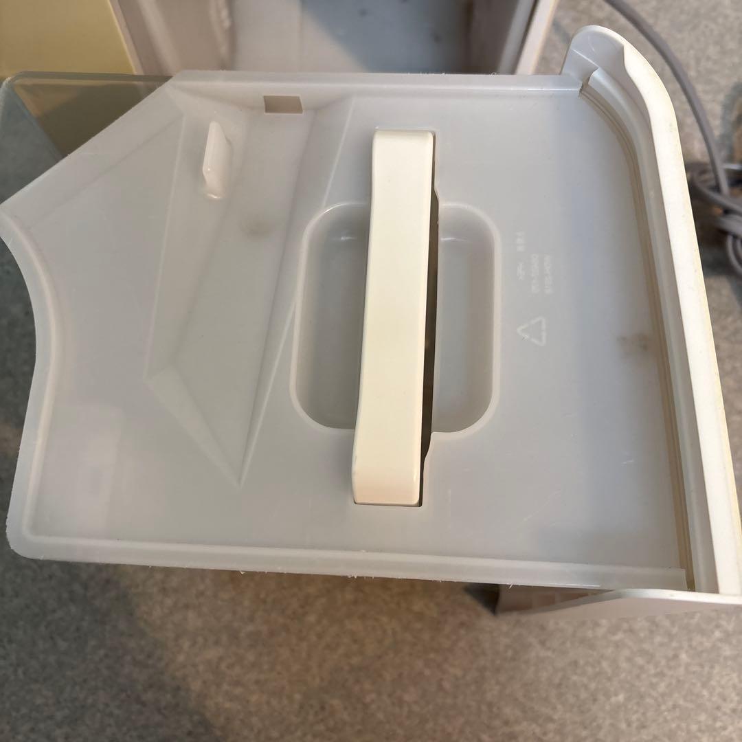 SHARP　シャープ 衣類乾燥除湿機 ‎CV-L120-W 2020年制