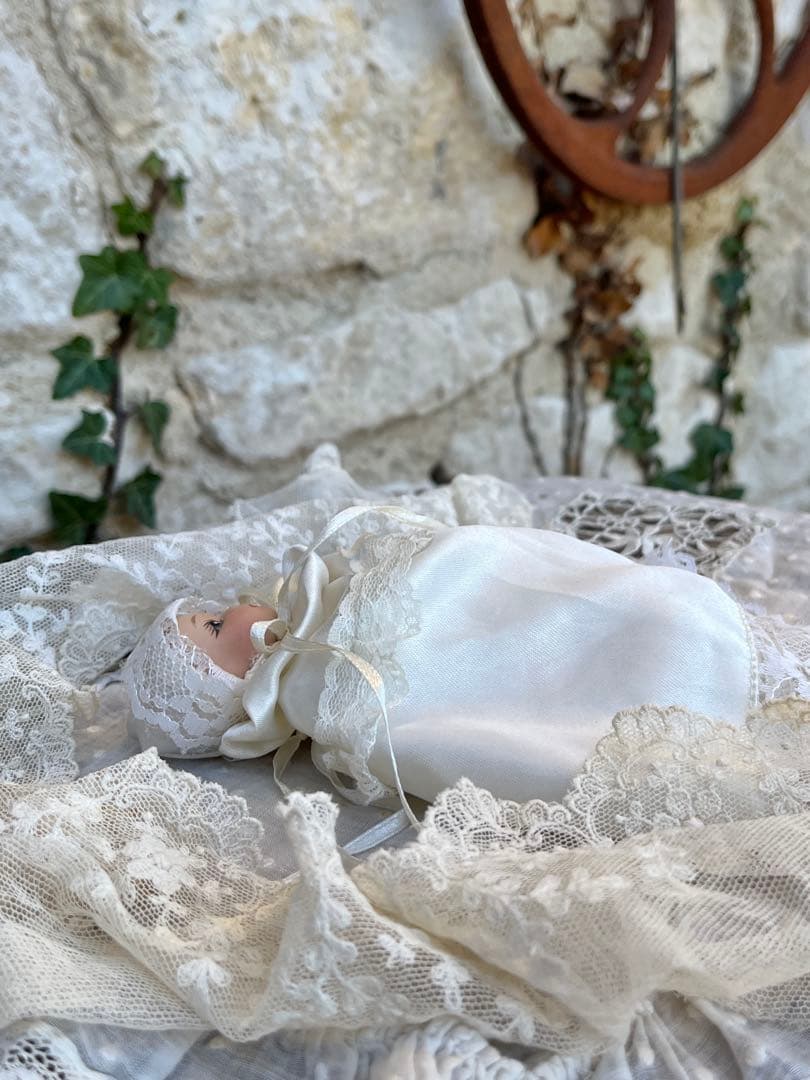 ◆フランスアンティーク｜ミニョネット赤ちゃんビスクドールベビー白ドレスセレモニー