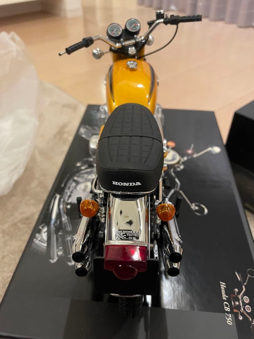 MINICHAMPS Honda CB 750 オレンジ 1/6