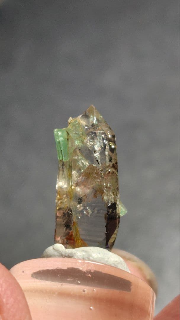 エメラルド・インクルージョン水晶　アフガニスタン産　1071