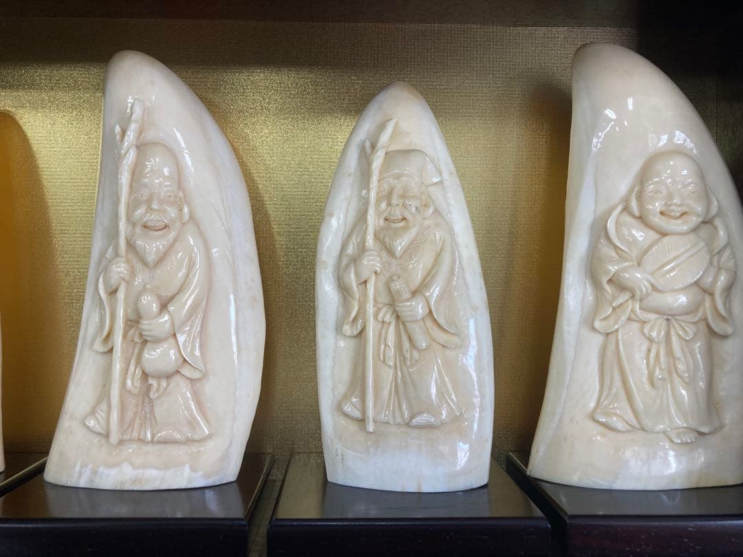 マッコウクジラの牙　七福神　玉峰作　ケース付き