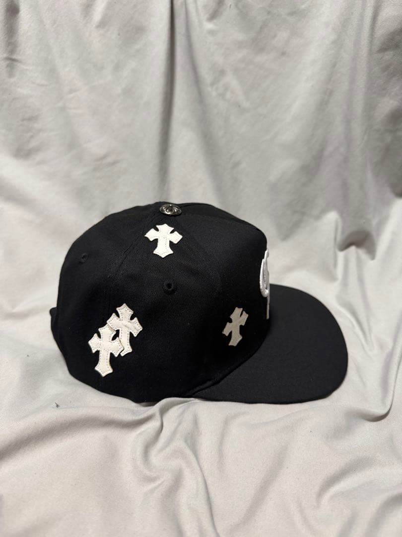 CHROME HEARTS 刺繍十字架デザイン 黒ベースボールキャップ