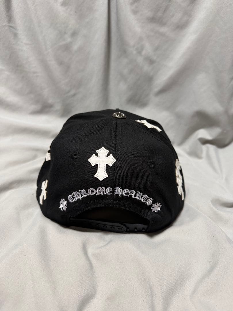 CHROME HEARTS 刺繍十字架デザイン 黒ベースボールキャップ