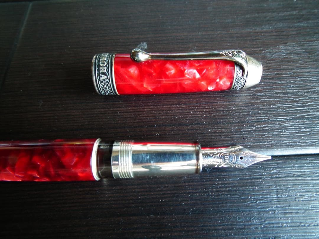 AURORAアウロラ　85周年記念万年筆レッド