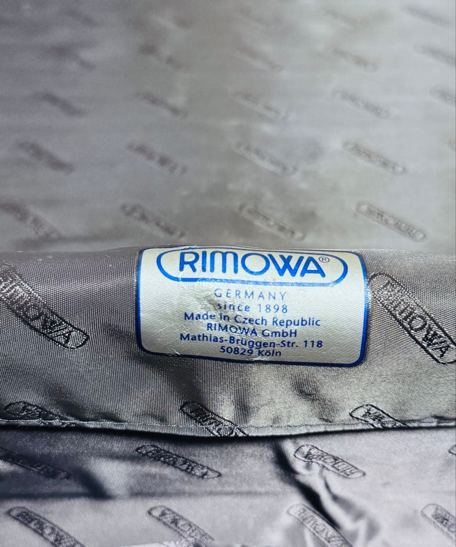 【週末値下】リモワ サルサデラックス2輪 23L 機内ビジネストローリー黒