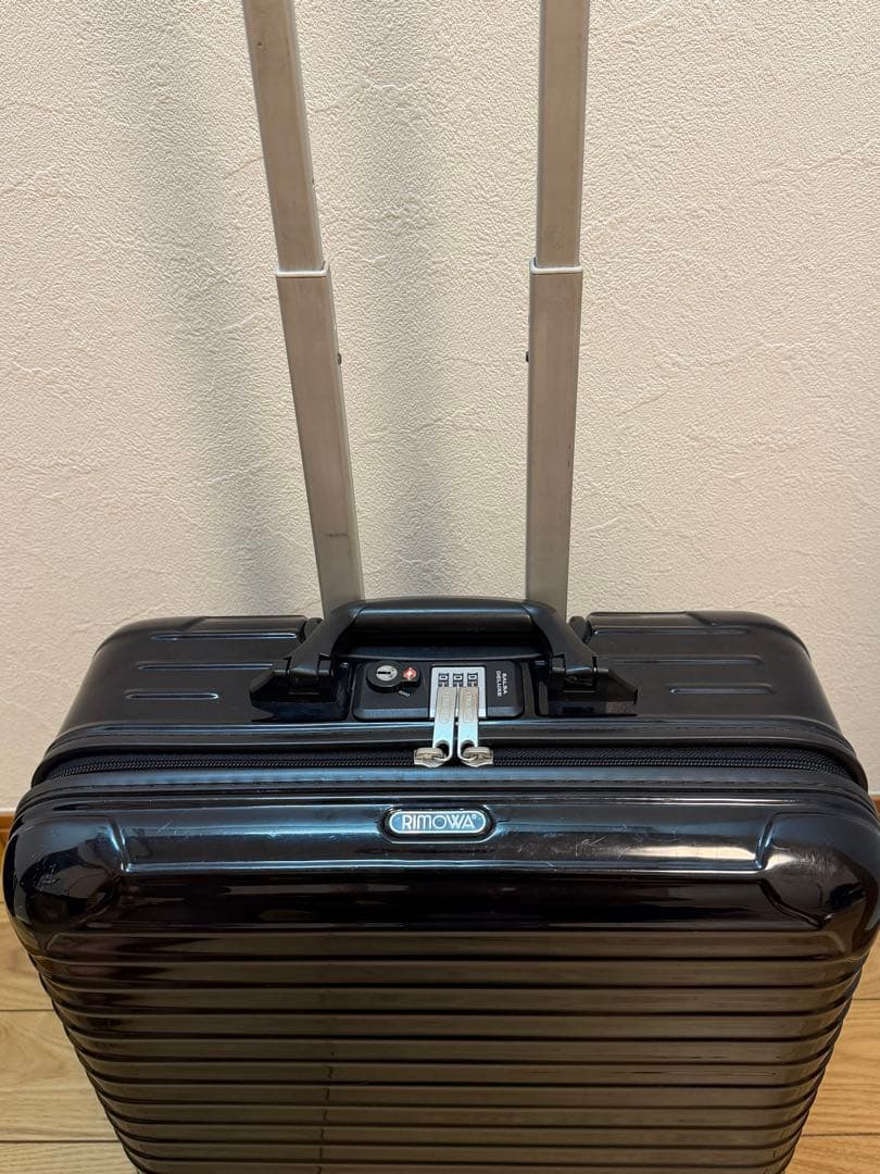 【週末値下】リモワ サルサデラックス2輪 23L 機内ビジネストローリー黒