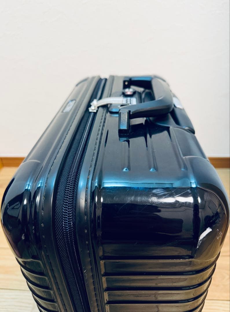 【週末値下】リモワ サルサデラックス2輪 23L 機内ビジネストローリー黒