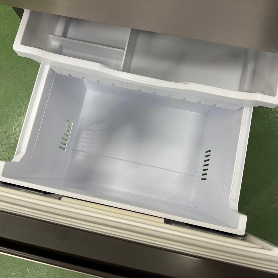 163 日立　大型冷蔵庫　300L強　小型　家庭用　右開き　3ドア　自動製氷