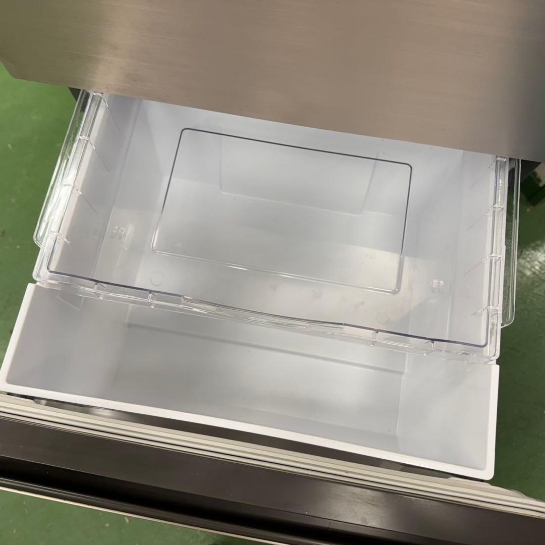 163 日立　大型冷蔵庫　300L強　小型　家庭用　右開き　3ドア　自動製氷