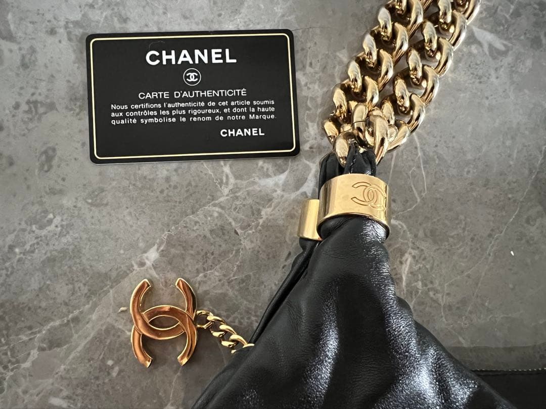 CHANEL ブラックレザー ショルダーバッグ★ギャランティカード付
