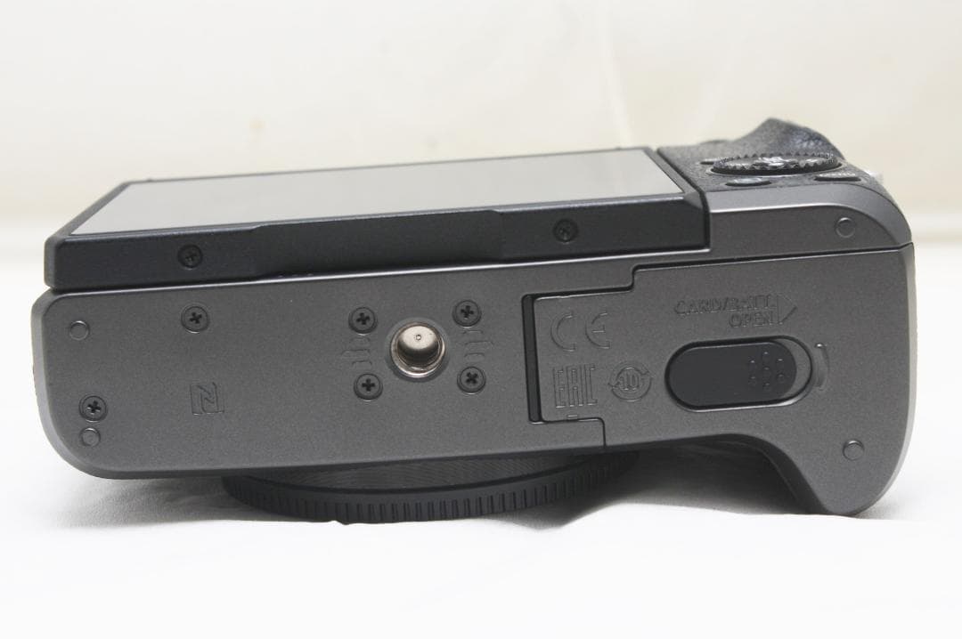 ★良品★ キヤノン EOS M6 ボディ