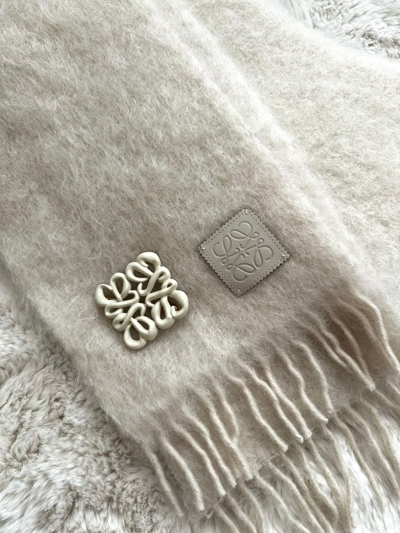 LOEWE ロエベ アナグラム モヘア マフラー ブローチ付き