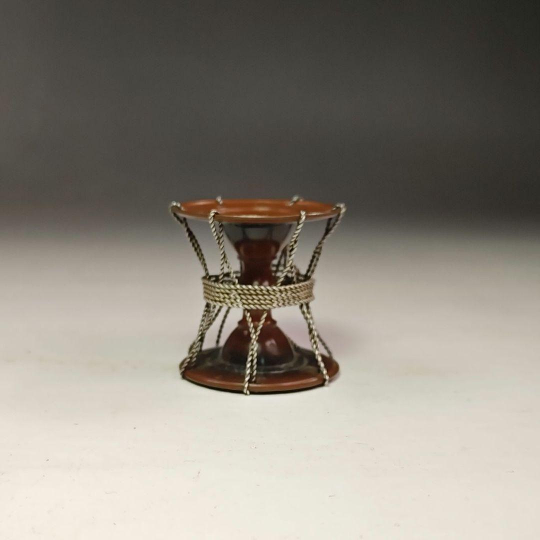 イ334 蓋置『彫金　井波慶州』『朱漆銀線紐鼓　蓋置　共箱』茶道具