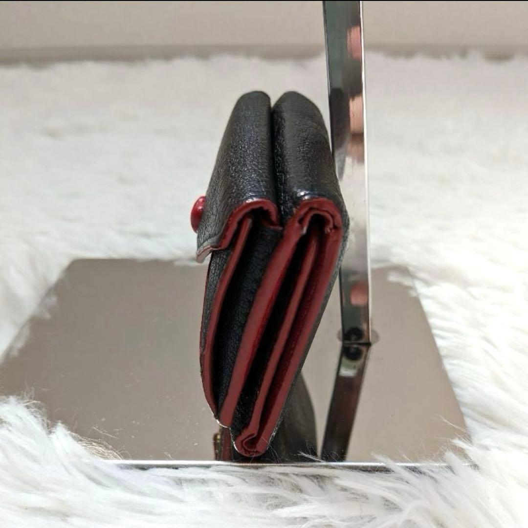 miu miu 黒 レザー 三つ折り財布 ハートモチーフ