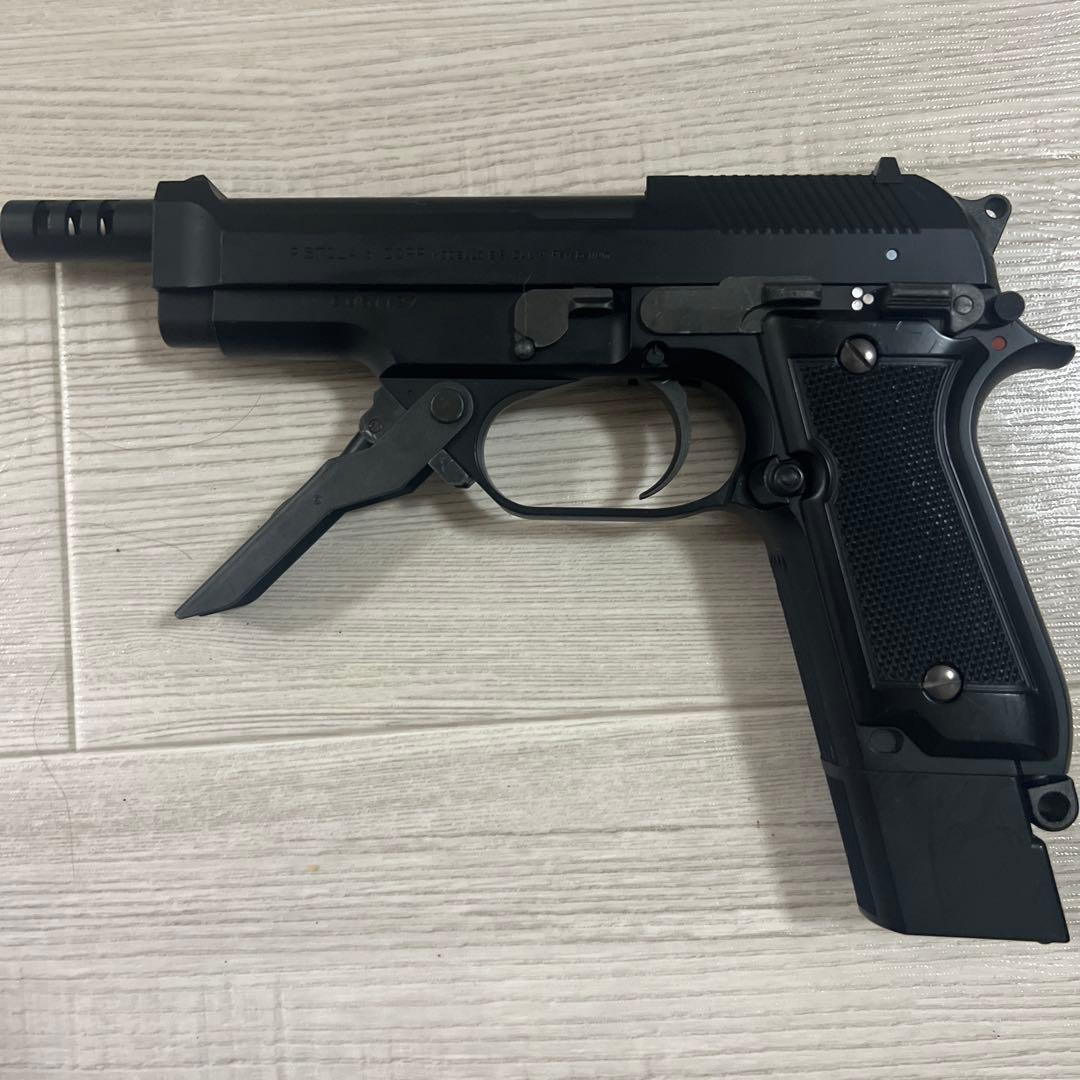 東京マルイM93R 電動ハンドガン　充電器バッテリー付き　100連マガジン×2本