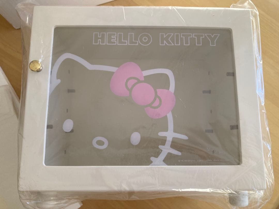 【非売品】サンリオ　ハローキティ 小型木製収納ボックス　チェスト