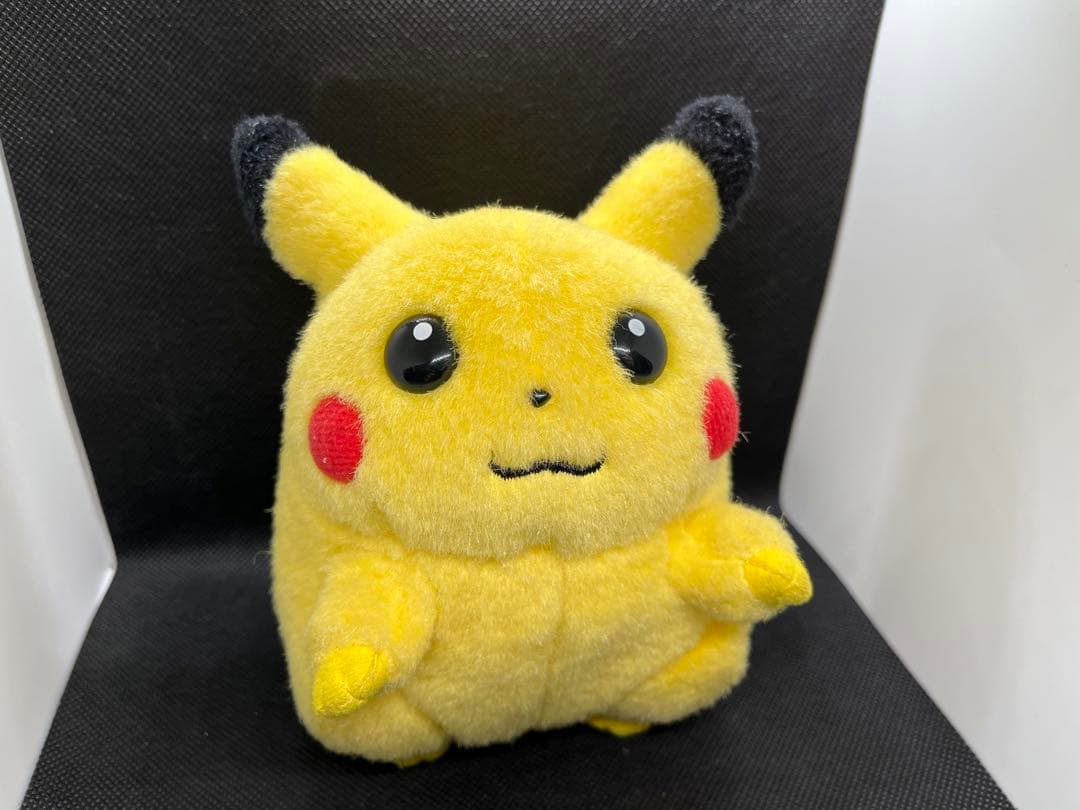 お顔厳選　トミー　ピカチュウ レトロ　ぬいぐるみ
