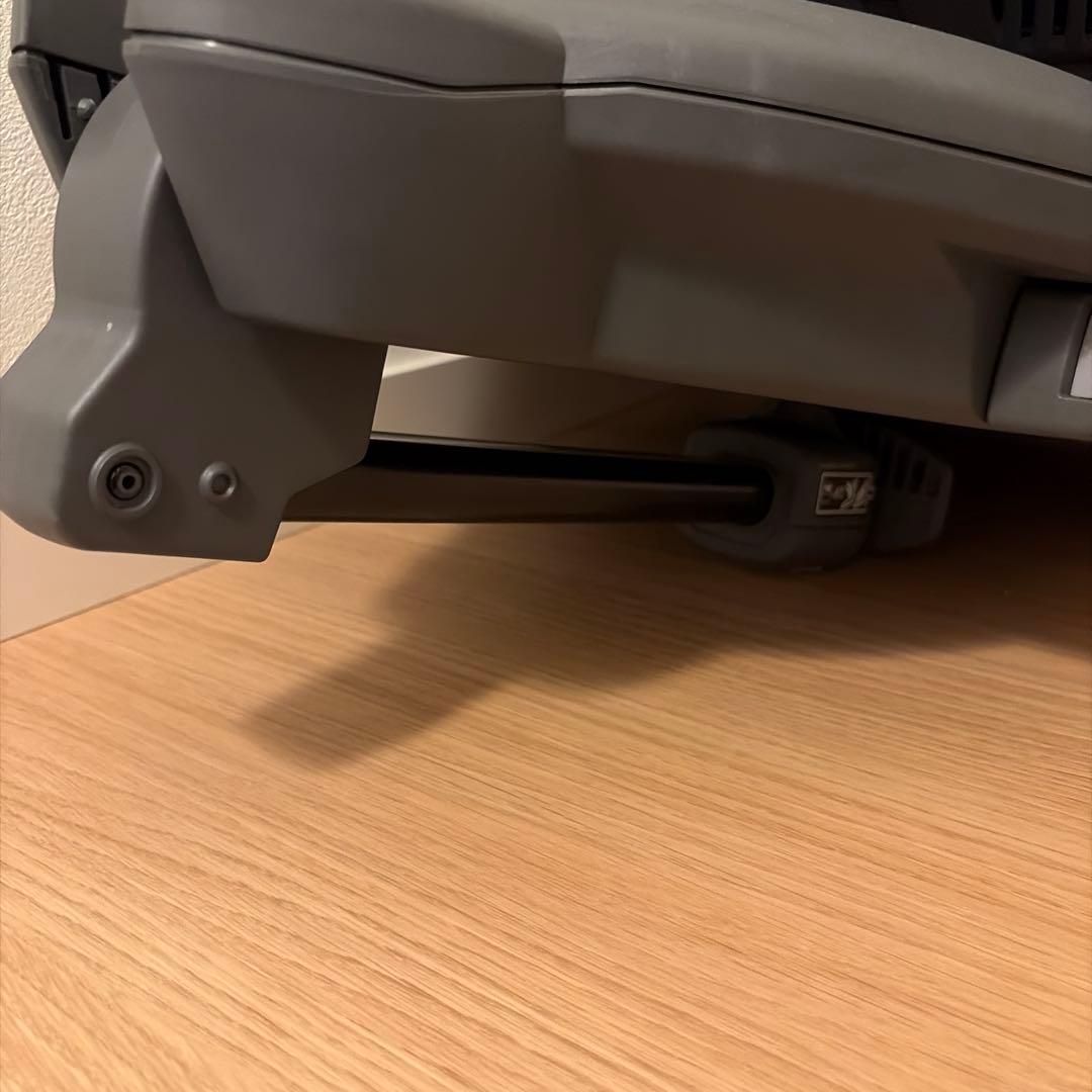 【美品】コンビ THE S ISOFIX エッグショック ZB-690